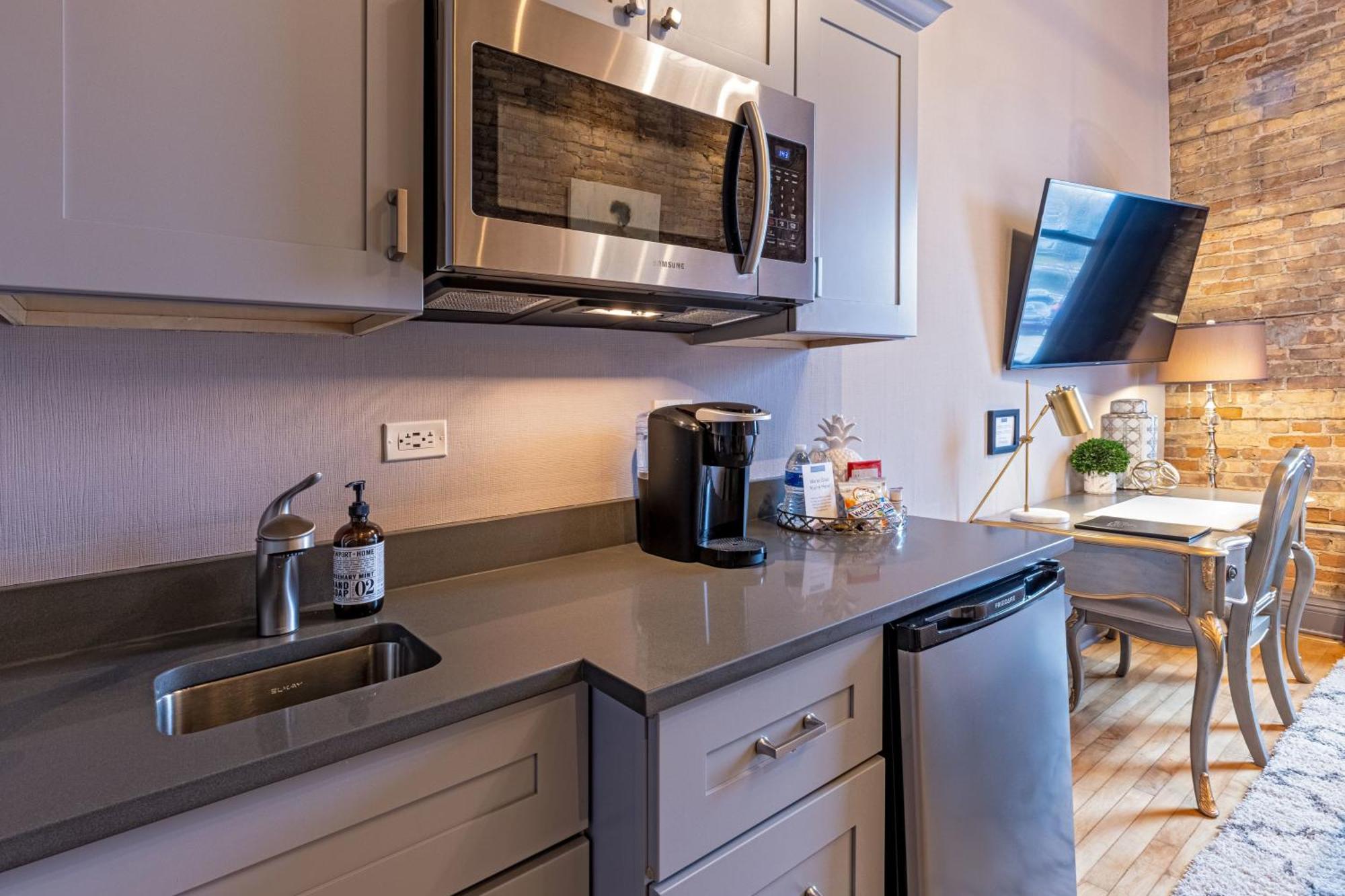 Hip Urban Loft - Small Town Charm -124 Lofts #3 West Dundee Buitenkant foto